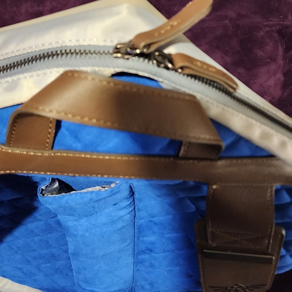 Legend of Zelda Hylian Shield Laptop Case - Picture 3 of 6